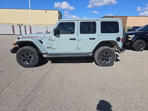 Used 2023 Jeep Wrangler Unlimited Rubicon w/ Cold Weather Group AWD/4WD image 3