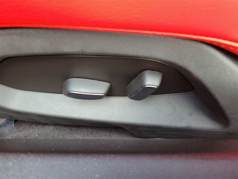 Used 2023 Chevrolet Corvette Stingray Coupe w/ Z51 Performance Package image 20