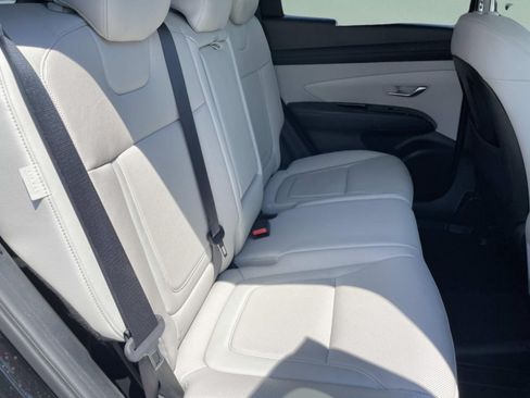 Used 2025 Hyundai Tucson Limited FWD image 17