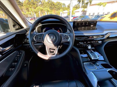 Used 2023 Acura MDX SH-AWD w/ Technology Package image 5