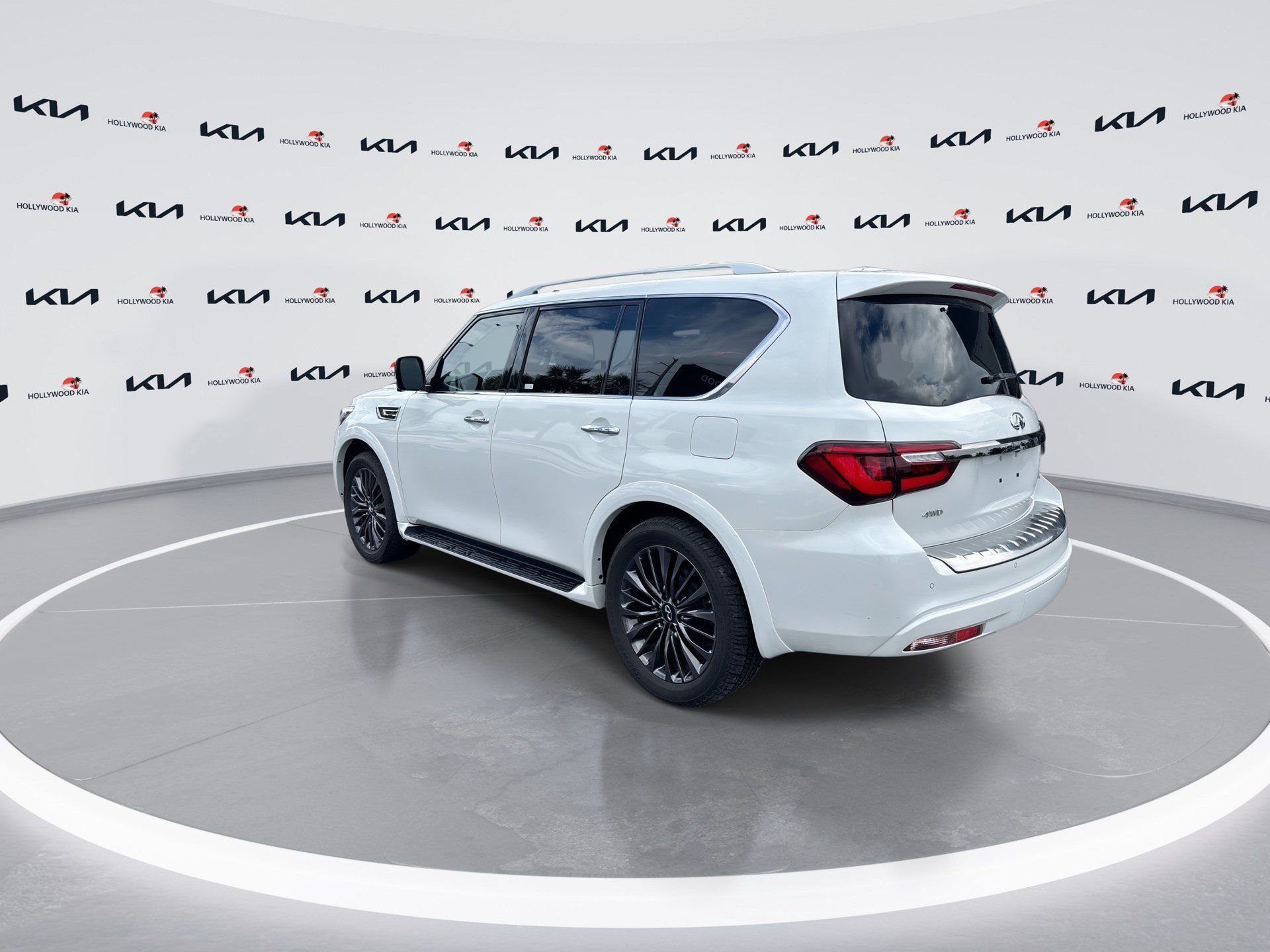 Used 2024 INFINITI QX80 Premium Select w/ Cargo Package AWD/4WD image 6