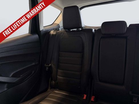 Used 2017 Ford C-MAX Energi Titanium FWD image 24