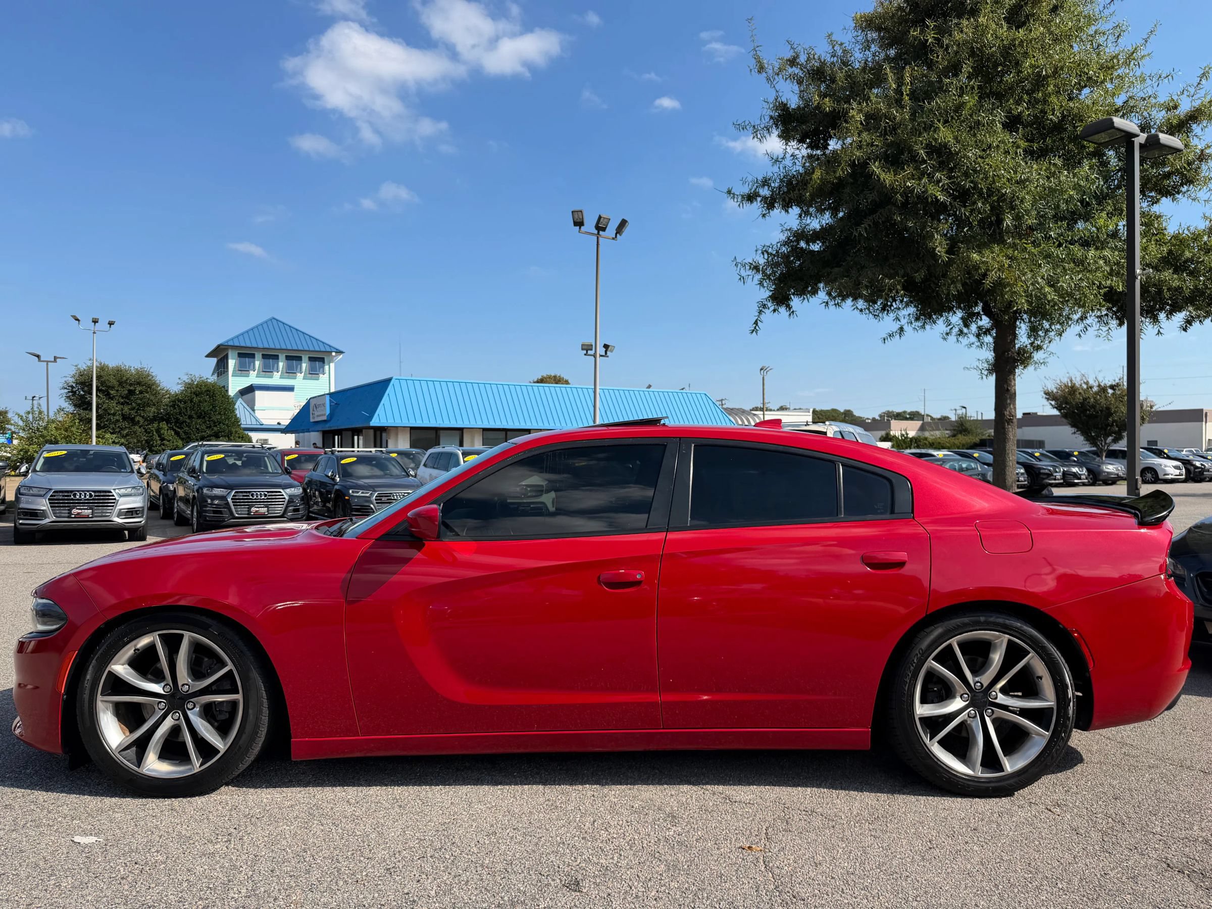 Used 2016 Dodge Charger R/T RWD image 11