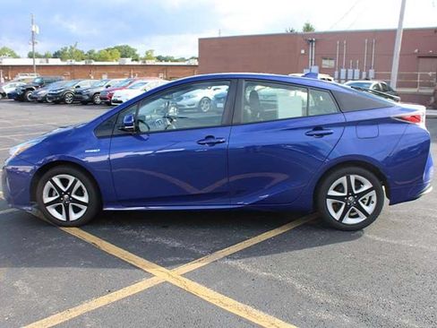 Used 2017 Toyota Prius Four Touring w/ Premium Convenience Package FWD image 7