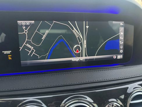 Used 2020 Mercedes-Benz S 560 Sedan w/ AMG Line Exterior image 32