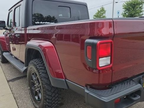 Used 2022 Jeep Gladiator Overland w/ Cold Weather Group AWD/4WD image 11