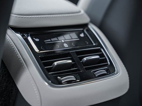 New 2026 Volvo XC90 B6 Plus w/ Protection Package Premier image 34