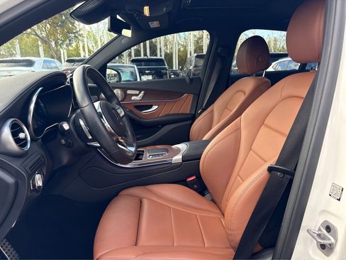 Used 2023 Mercedes-Benz GLC 300 4MATIC Coupe image 9