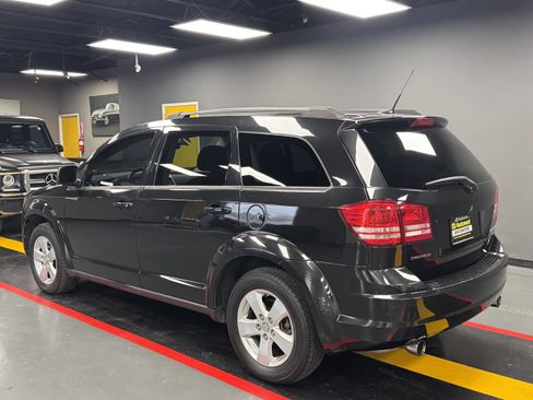 Used 2010 Dodge Journey SXT w/ Flexible Seating Group image 4