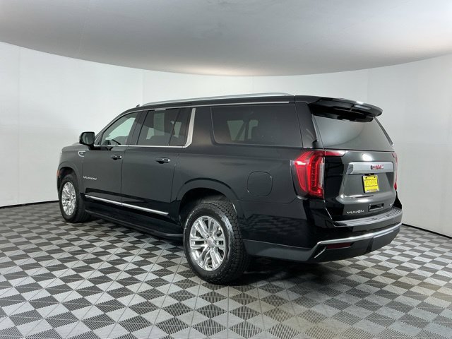 Used 2023 GMC Yukon XL SLT w/ SLT Premium Package AWD/4WD image 6