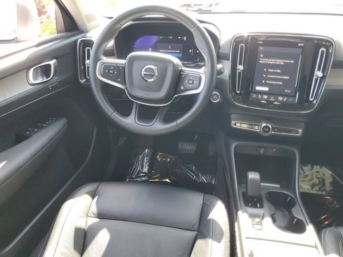 Certified 2023 Volvo XC40 B4 Core w/ Convenience Package FWD image 16