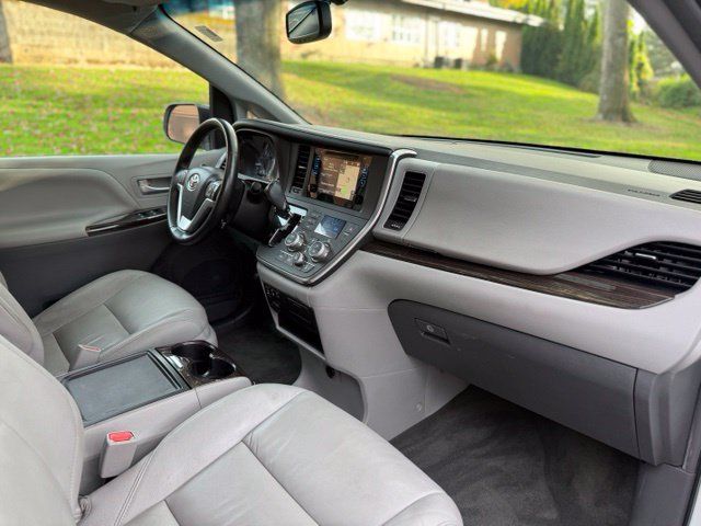Used 2015 Toyota Sienna XLE w/ XLE Navigation Package FWD image 16