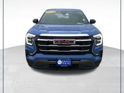 Used 2025 GMC Terrain Elevation
