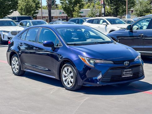 Used 2024 Toyota Corolla LE FWD image 5