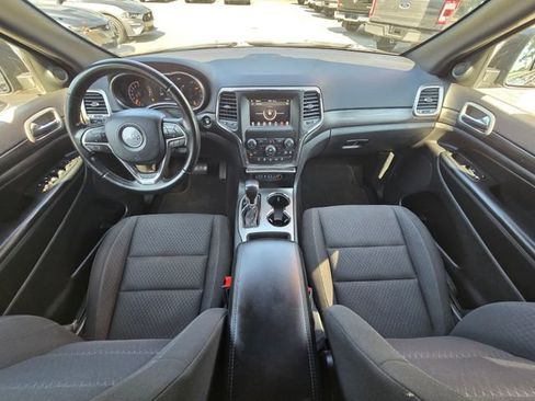 Used 2020 Jeep Grand Cherokee Laredo RWD image 33