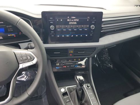 New 2026 Volkswagen Jetta SE FWD image 22