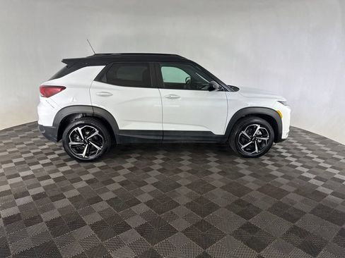 Used 2023 Chevrolet TrailBlazer RS w/ Sun and Liftgate Package AWD/4WD image 4
