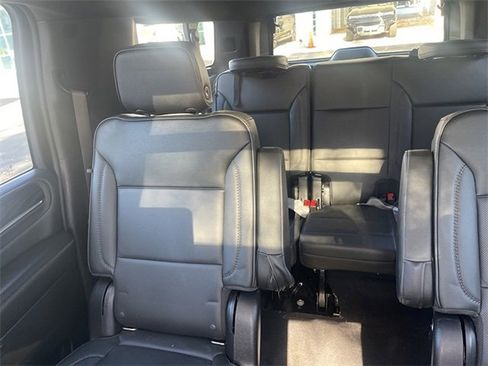 Used 2022 GMC Yukon XL Denali w/ Denali Ultimate Package image 10