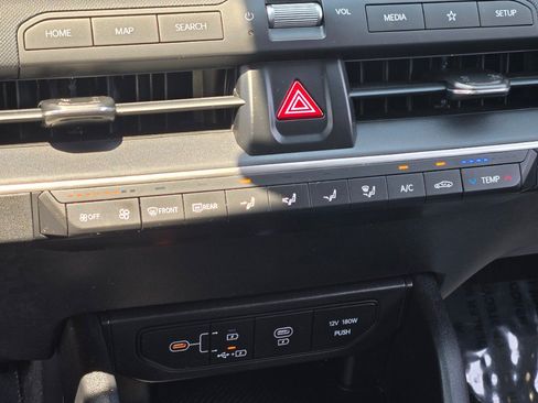 Used 2025 Kia K4 FWD image 26