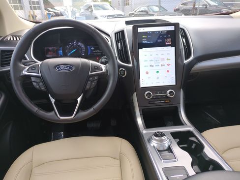 Used 2021 Ford Edge SEL w/ Convenience Package AWD/4WD image 30
