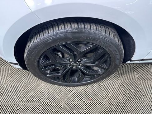 Used 2023 Land Rover Range Rover Evoque R-Dynamic SE image 10