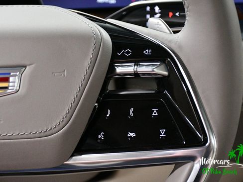 Used 2025 Cadillac Escalade Sport Platinum AWD/4WD image 40