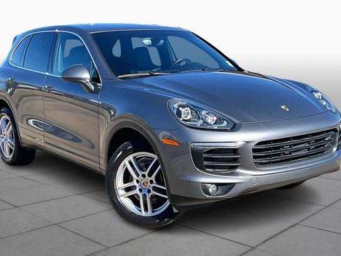Used 2017 Porsche Cayenne image 2
