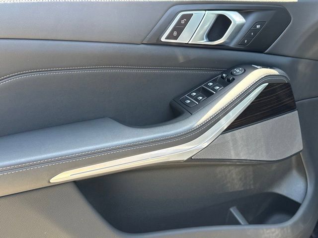 Certified 2024 BMW X5 sDrive40i w/ M Sport Package RWD image 18