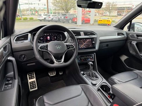 Used 2022 Volkswagen Tiguan SEL R-Line image 18