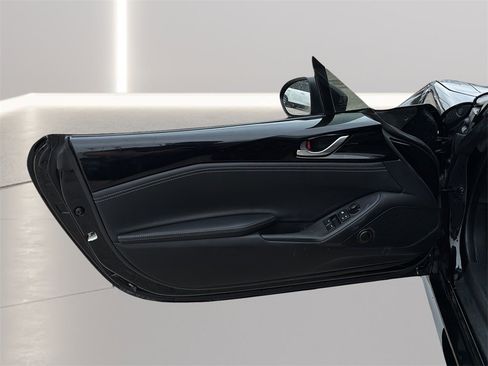 Used 2023 MAZDA MX-5 Miata Club w/ Weather Package image 24