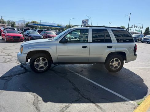 Used 2007 Chevrolet TrailBlazer LS w/ LS Preferred Equipment Group AWD/4WD image 4