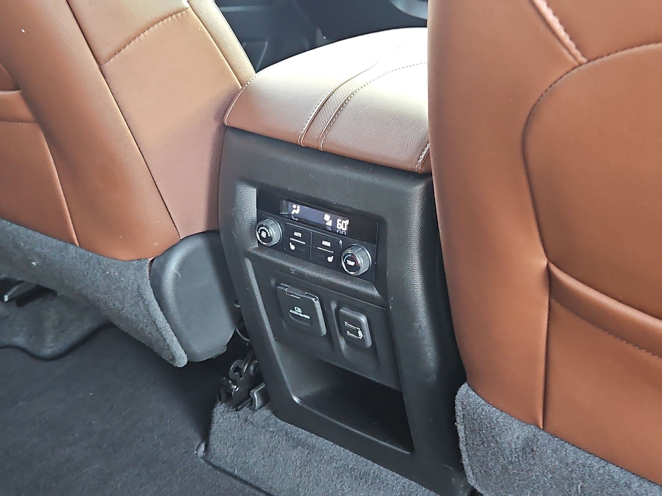 Used 2018 Chevrolet Traverse High Country AWD/4WD image 29