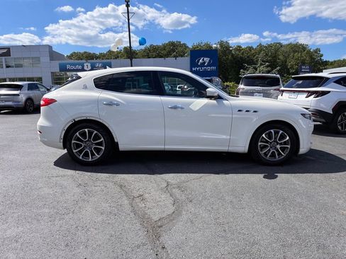 Used 2020 Maserati Levante S AWD/4WD image 8