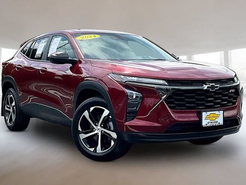 Used 2024 Chevrolet Trax RS FWD image 1
