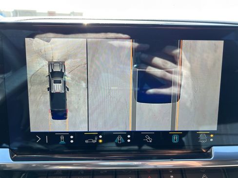 Used 2024 Chevrolet Silverado 2500 High Country w/ High Country Premium Package image 36