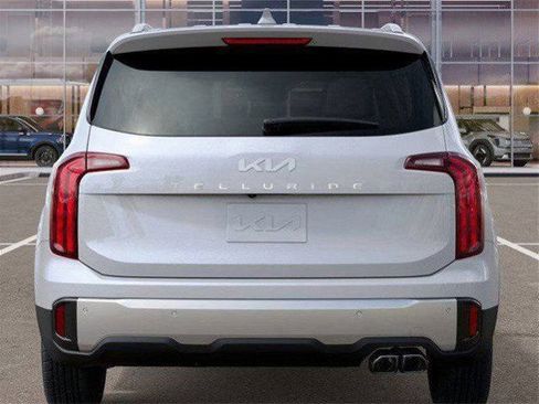 Used 2025 Kia Telluride S FWD image 13