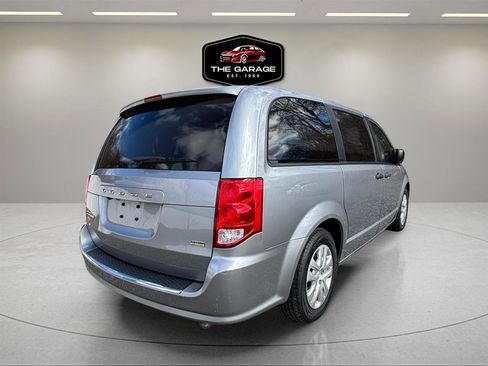 Used 2019 Dodge Grand Caravan SE FWD image 5