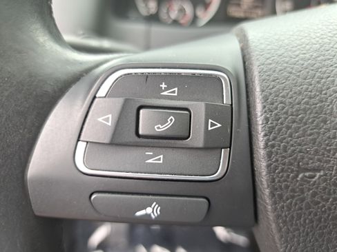 Used 2015 Volkswagen Tiguan S image 16