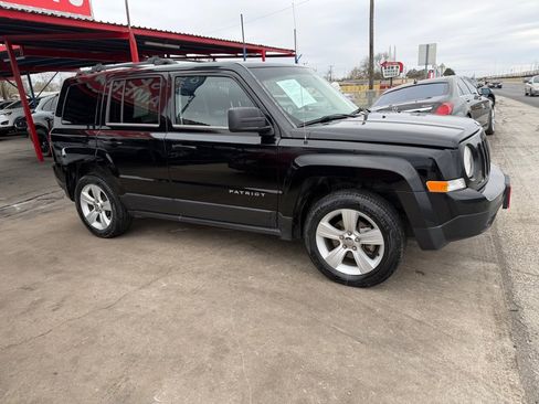 Used 2014 Jeep Patriot Latitude image 14