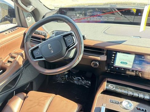 New 2026 Lincoln Navigator L Reserve AWD/4WD image 13
