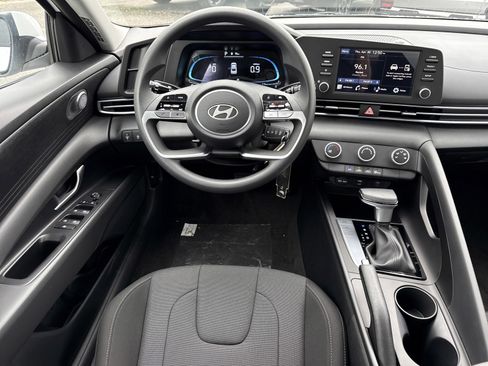 New 2026 Hyundai Elantra SE FWD image 14