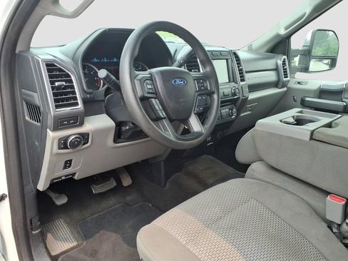 Used 2017 Ford F250 XLT w/ XLT Premium Package AWD/4WD image 25