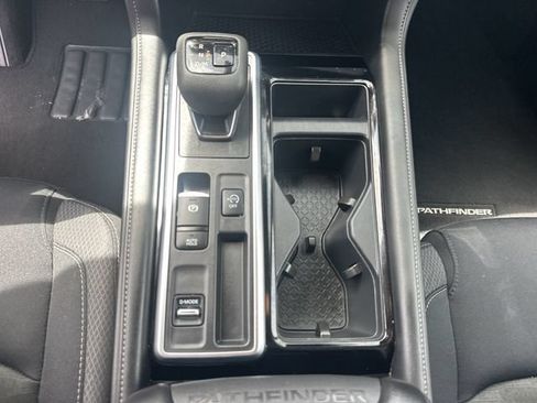 Used 2025 Nissan Pathfinder SV FWD image 23