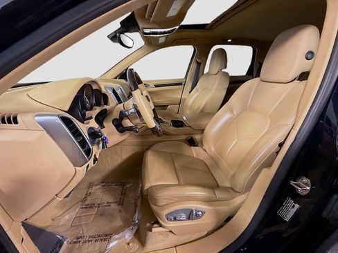 Used 2016 Porsche Cayenne image 20
