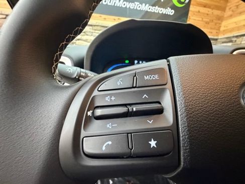 Used 2026 Hyundai Venue SEL FWD image 25