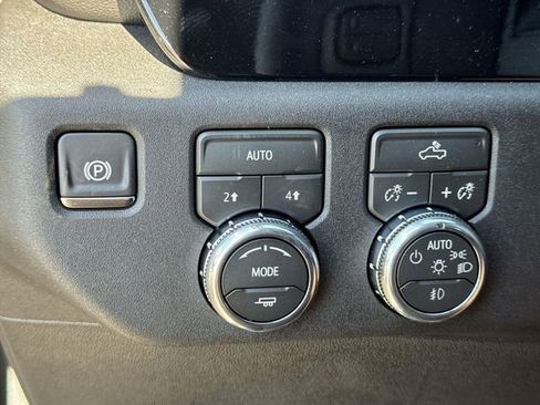 New 2026 GMC Sierra 1500 Elevation image 16