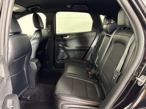 Used 2025 Ford Escape ST-Line image 18