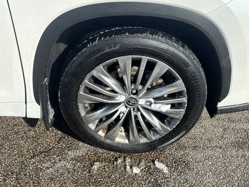 Used 2021 Toyota Highlander Platinum image 52