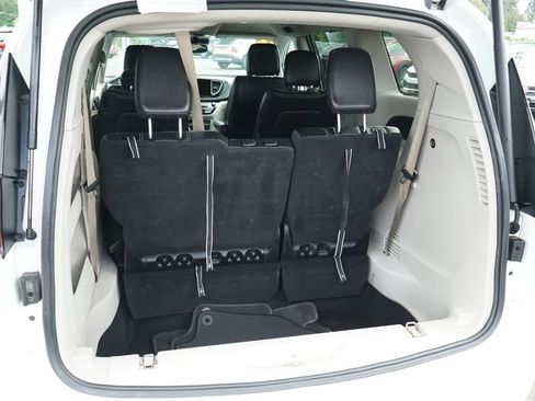 Used 2022 Chrysler Pacifica Touring-L FWD image 24
