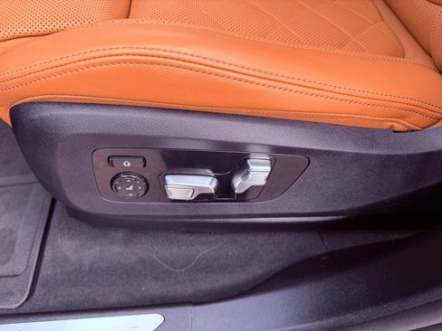 Used 2025 BMW X5 xDrive40i w/ Climate Comfort Package image 24